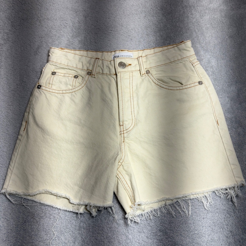 Zara Denim Shorts Women's 4 White Cream High Rise Raw Hem Button Fly Cotton